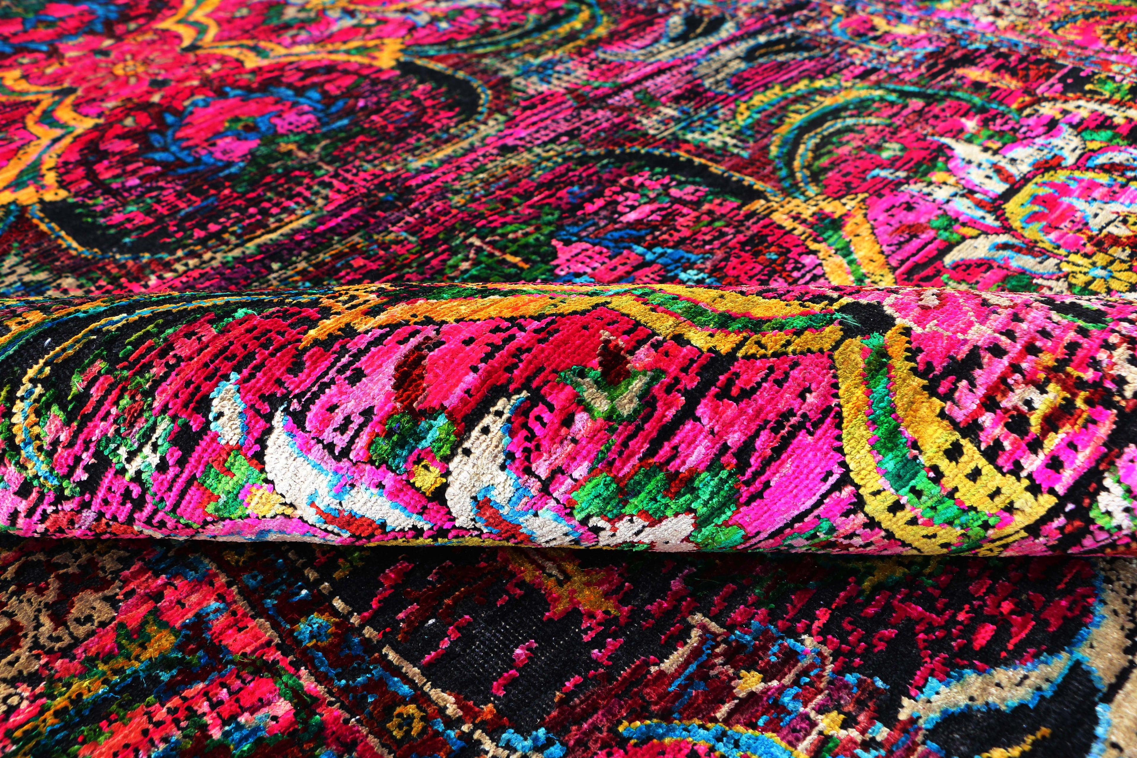 MAGENTA ROYAL BLOSSOM